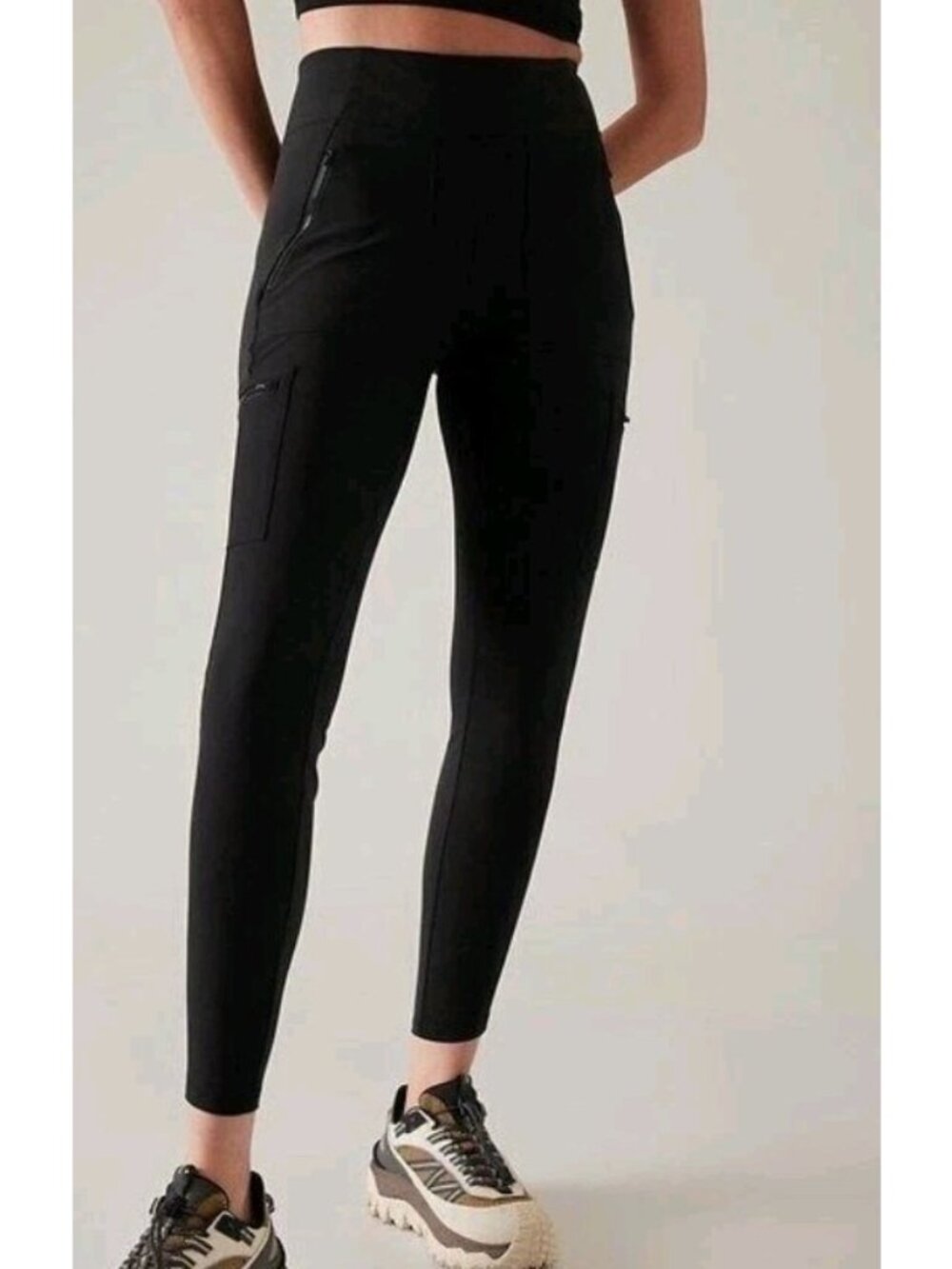 Athleta Headlands Hybrid Cargo Jogger Pants Size 6 Black Zip Pockets EUC